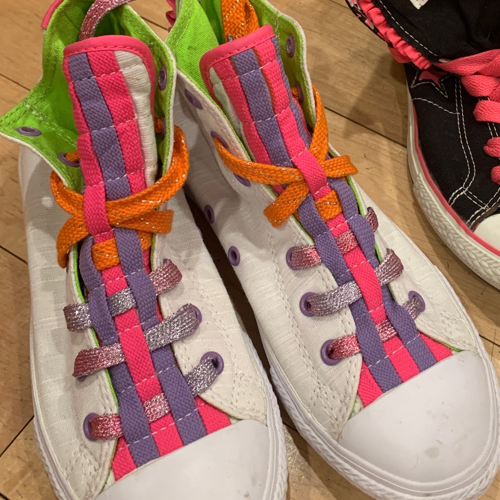 Converse Chuck Taylor’s white & colors youth 3 EUC